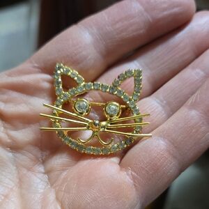 Vintage Goldtone Cat Face Brooch with Rhinestones Prong Set